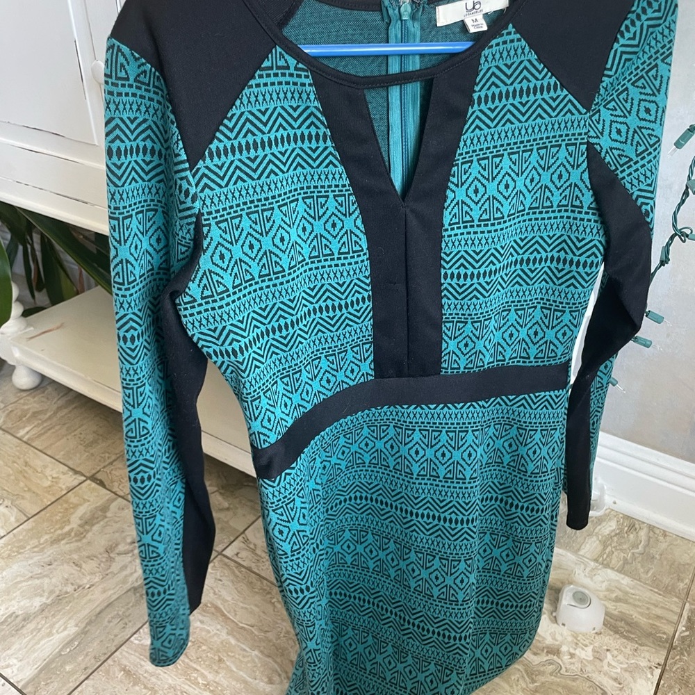 Ya Los Angeles Blue Sheath Dress V-neck Long Sleeve